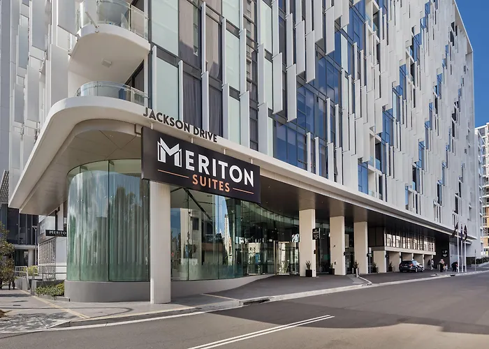 Meriton Suites MascotSpa Hotel